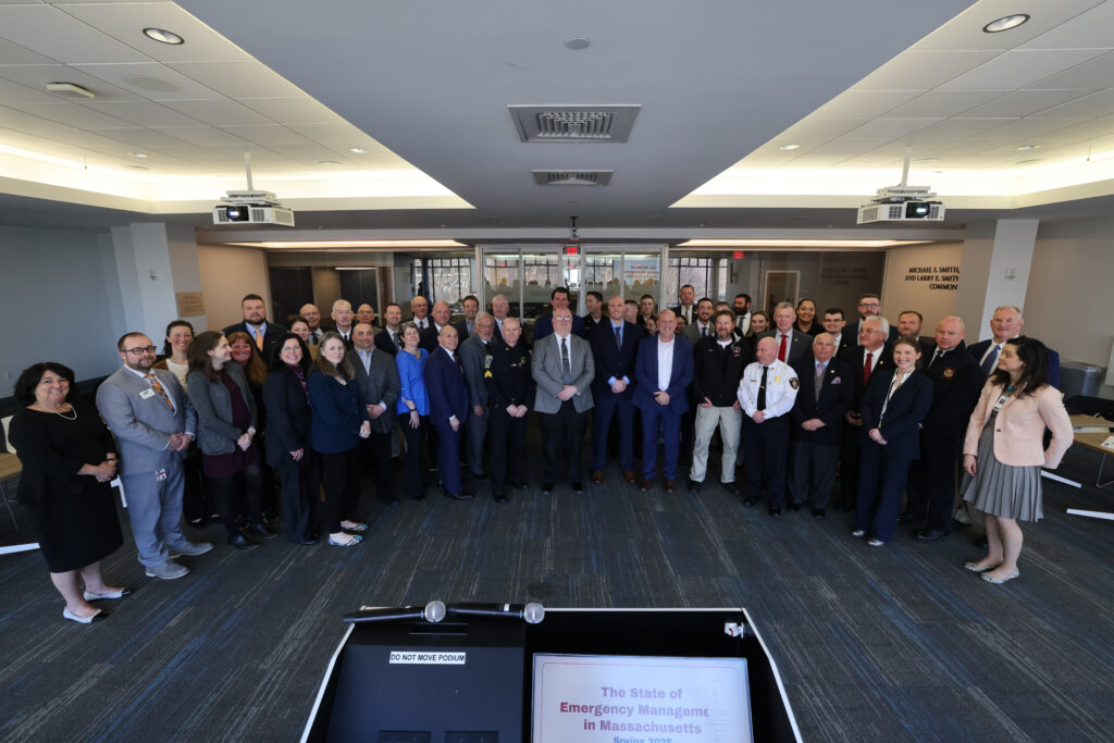 Image of all attendees together.